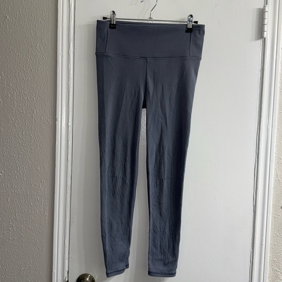 Lululemon Reveal Crop *Zen Expression~ Solar Grey ~ size 8 - Picture 7 of 16